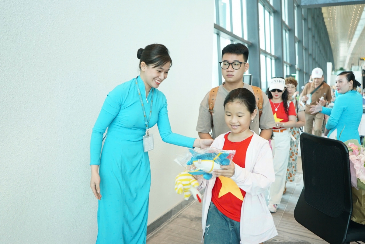 chuyến bay biểu tượng chim lạc khai trương nhà ga t3 tân sơn nhất hình ảnh 2 chuyen bay bieu tuong chim lac khai truong nha ga t3 tan son nhat hinh anh 2