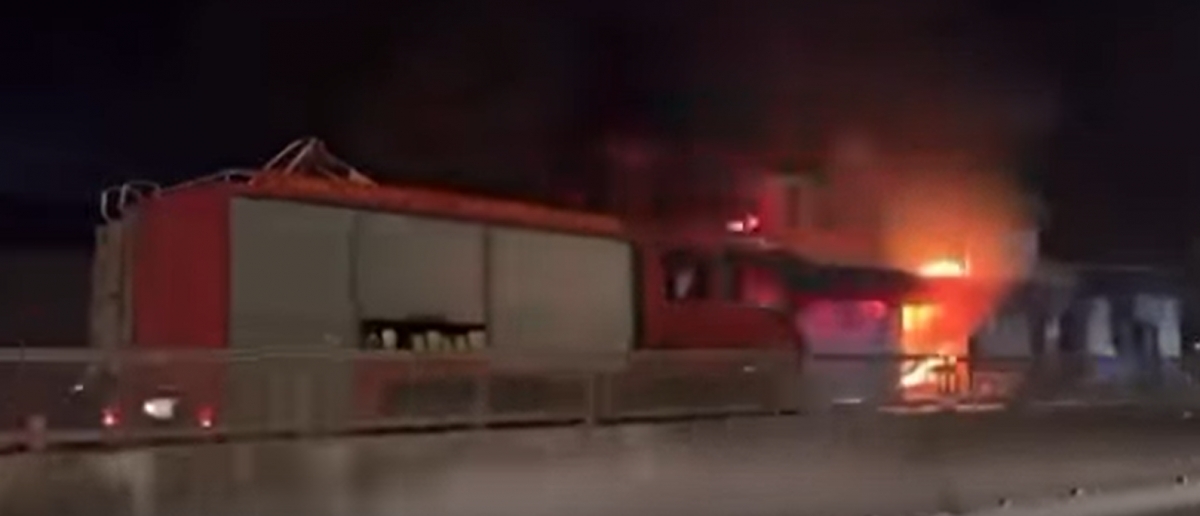 Phong tỏa một đoạn quốc lộ 1A ở địa phận Nghệ An để chữa cháy