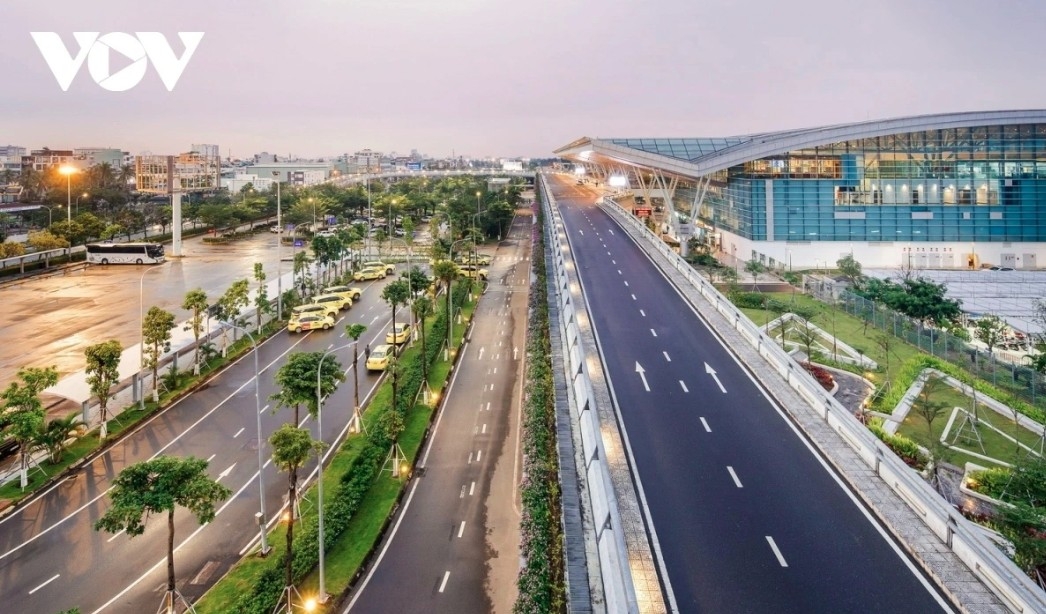 Global leading groups eye free trade zone project at Da Nang Airport