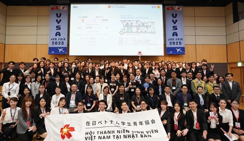 vysa job fair 2025 connects vietnamese students with japanese businesses picture 1