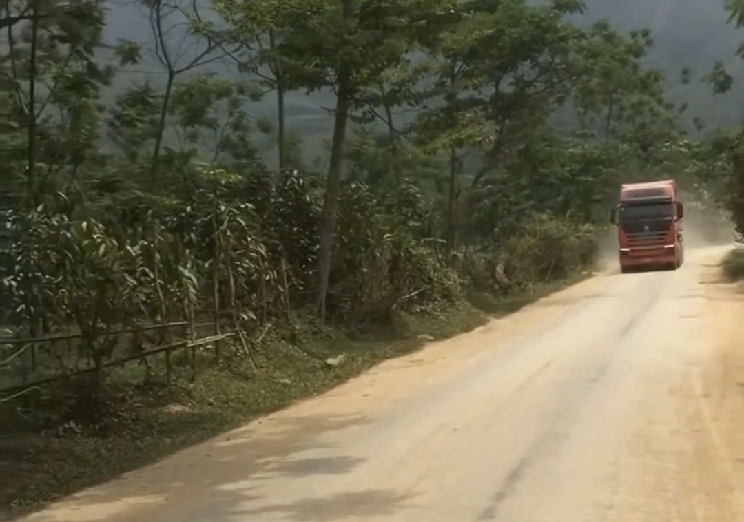 xác minh việc xe đầu kéo đánh lái về phía người quay clip phản ánh tình trạng hình ảnh 1 xac minh viec xe dau keo danh lai ve phia nguoi quay clip phan anh tinh trang hinh anh 1