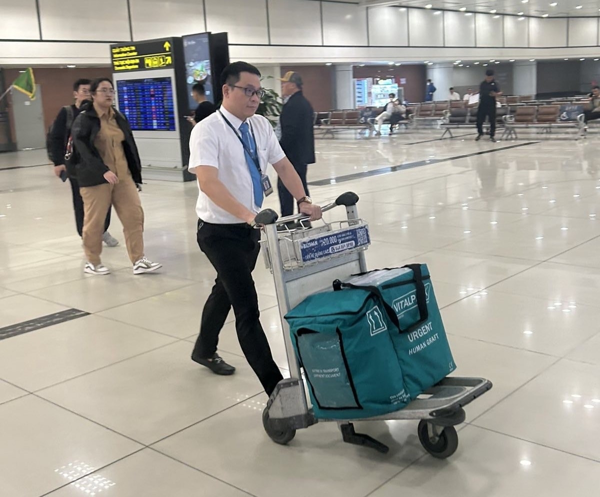 chuyến bay của vietnam airlines chậm 35 phút để đợi hành khách đặc biệt hình ảnh 1 chuyen bay cua vietnam airlines cham 35 phut de doi hanh khach dac biet hinh anh 1