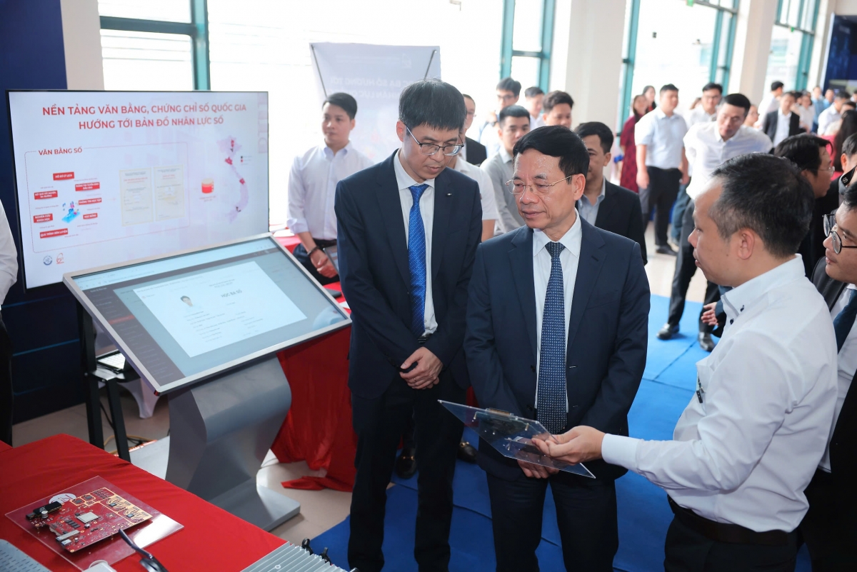 bộ trưởng bộ kh cn Đổi mới sáng tạo bắt đầu từ cải tiến nhỏ của mỗi người dân hình ảnh 2 bo truong bo kh cn Doi moi sang tao bat dau tu cai tien nho cua moi nguoi dan hinh anh 2