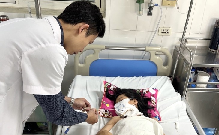 Bé gái 11 tuổi ở Bắc Giang bị chó nhà cắn thủng thực quản