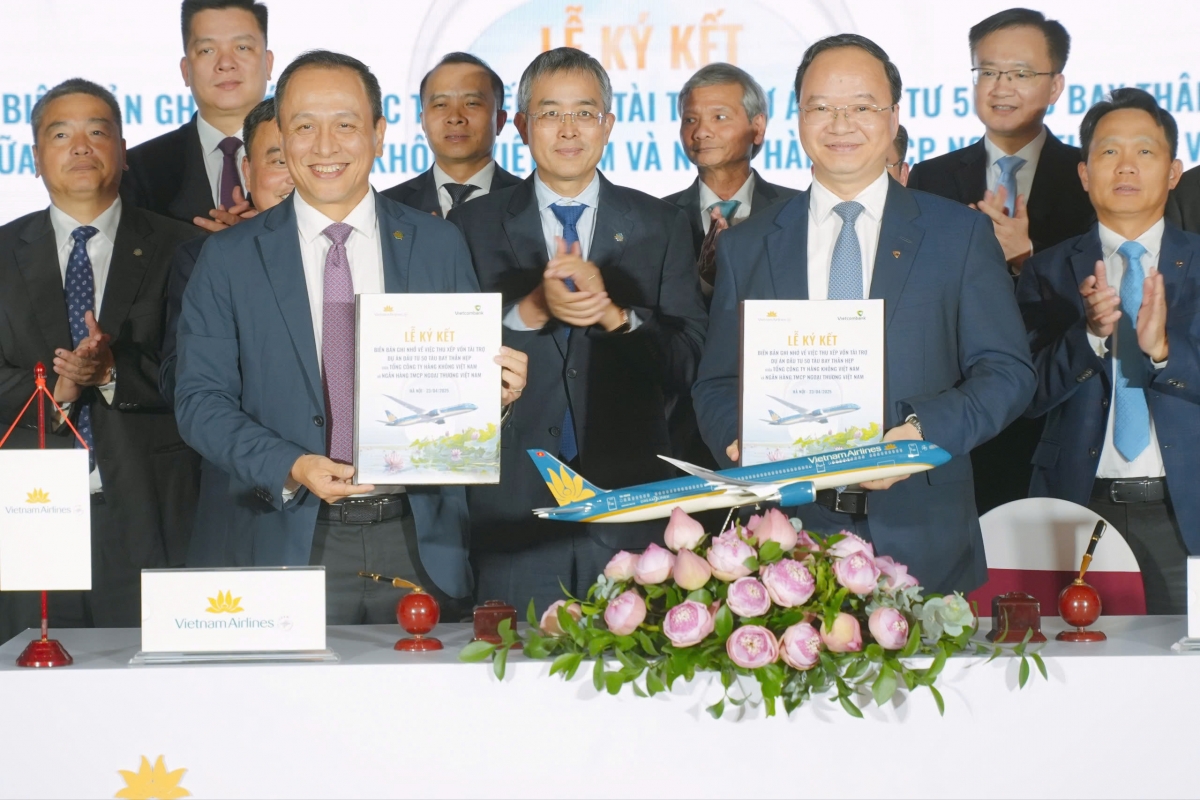 vietnam airlines ký hợp đồng vay vốn để mua 50 máy bay thân hẹp hình ảnh 2 vietnam airlines ky hop dong vay von de mua 50 may bay than hep hinh anh 2