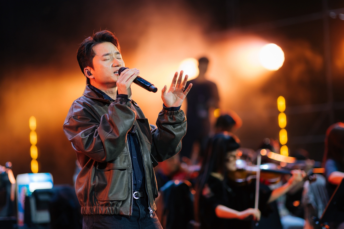 phan manh quynh tap luyen thau dem cung ha anh tuan, bui lan huong, hoang dung hinh anh 1