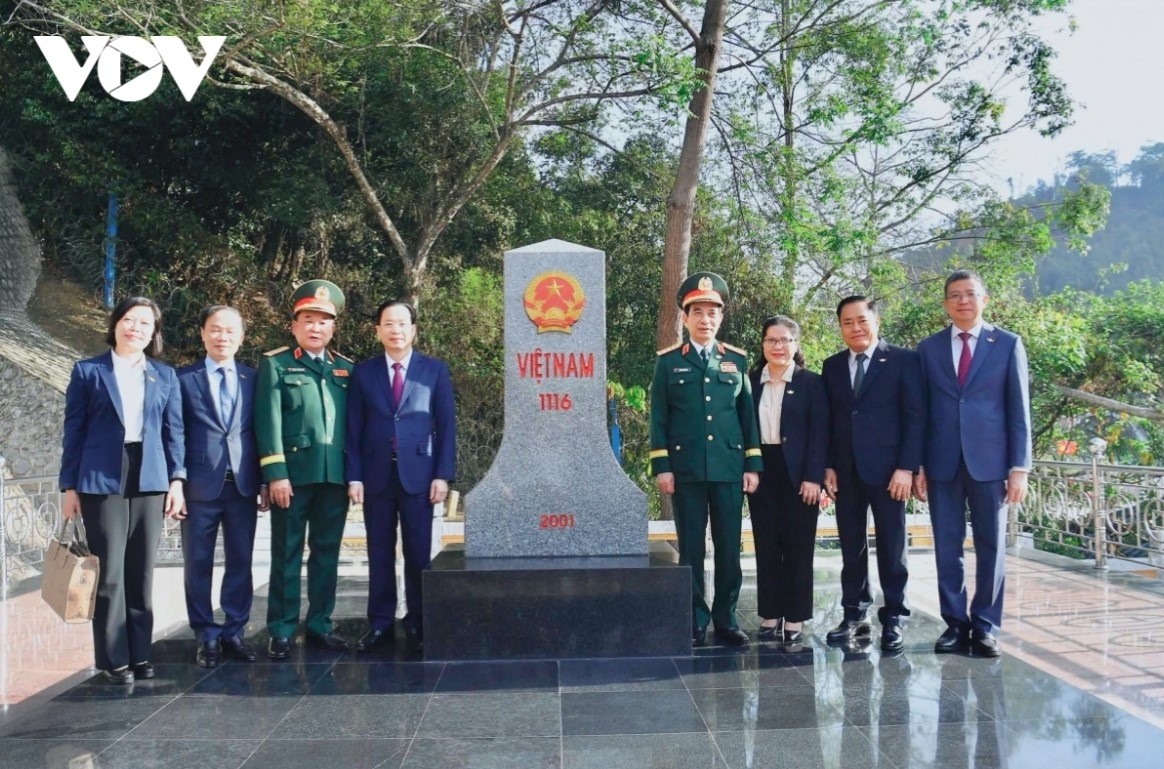 border friendship exchange enhances vietnam-china defence links picture 4