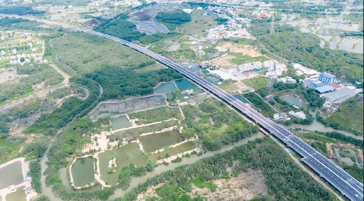 xe ôtô được lưu thông trên tuyến cao tốc bến lức - long thành từ 18h hôm nay hình ảnh 2 xe oto duoc luu thong tren tuyen cao toc ben luc - long thanh tu 18h hom nay hinh anh 2