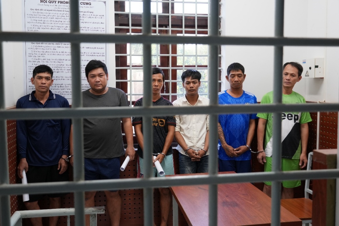 hậu giang khởi tố 11 đối tượng về tội gây rối trật tự công cộng hình ảnh 1 hau giang khoi to 11 doi tuong ve toi gay roi trat tu cong cong hinh anh 1