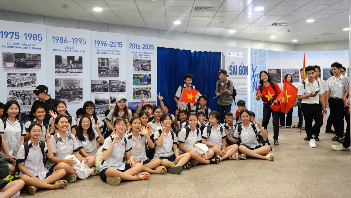 du hành ký ức về sài gòn xưa và nay tại ga metro bến thành hình ảnh 3 du hanh ky uc ve sai gon xua va nay tai ga metro ben thanh hinh anh 3
