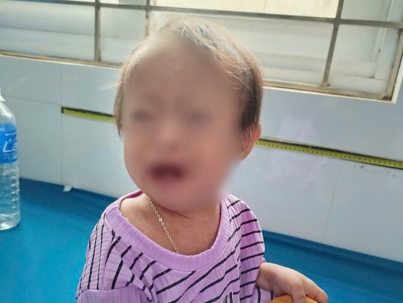 Mẹ bé gái 9 tháng tuổi bị bỏ rơi tại Bệnh viện Nhi Gia Lai đến nhận lại con