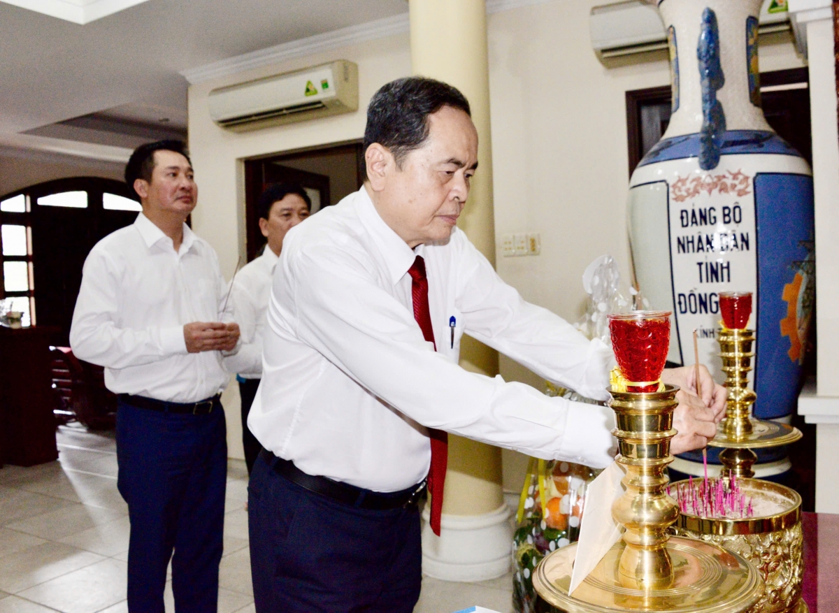 Chủ tịch Quốc hội Trần Thanh Mẫn tưởng nhớ, tri ân cố Chủ tịch Quốc hội Nguyễn Hữu Thọ