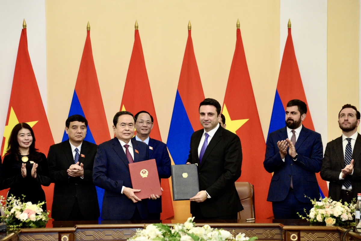 chủ tịch quốc hội trần thanh mẫn hội đàm với chủ tịch quốc hội armenia hình ảnh 3 chu tich quoc hoi tran thanh man hoi dam voi chu tich quoc hoi armenia hinh anh 3