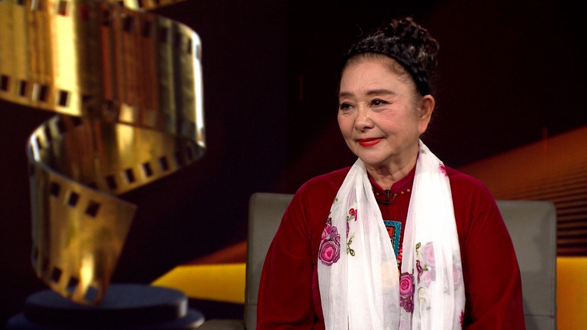 gap lai ni co huyen trang, he lo hau truong thu vi phim biet dong sai gon hinh anh 1 gap lai ni co huyen trang, he lo hau truong thu vi phim biet dong sai gon hinh anh 1