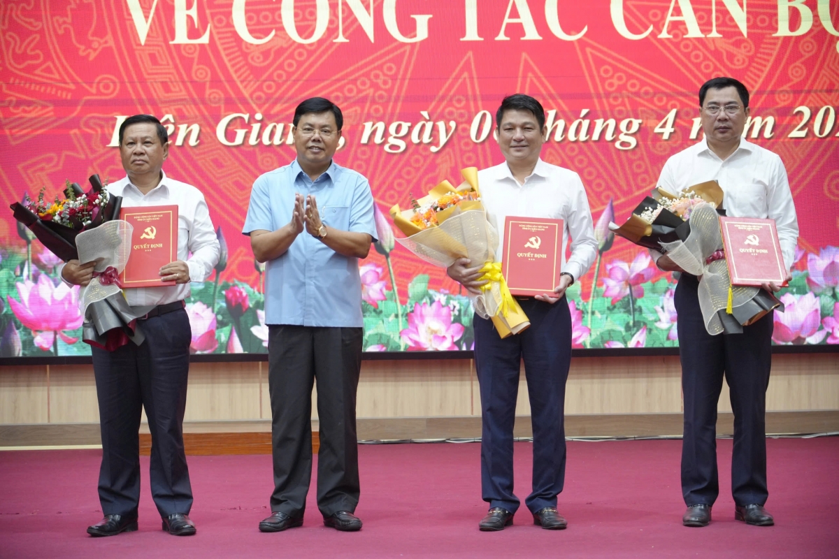 Kiên Giang công bố quyết định của Ban Bí thư về công tác cán bộ