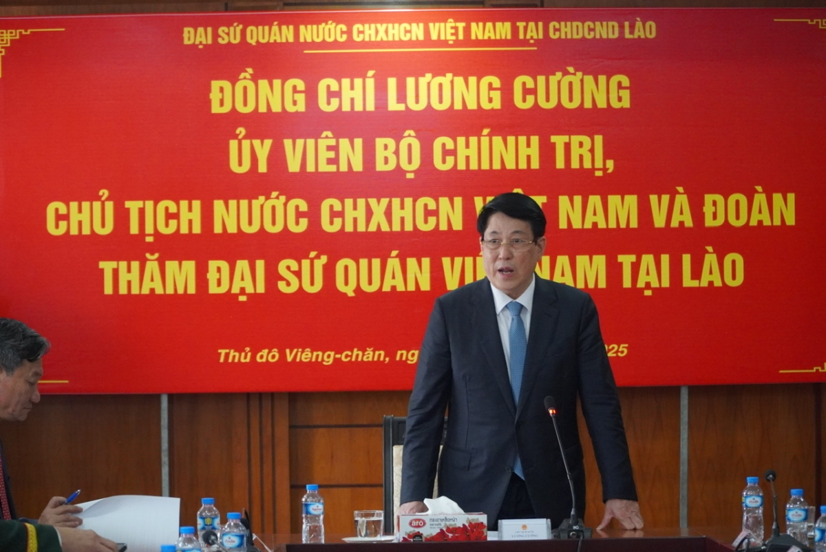 chủ tịch nước lương cường thăm Đại sứ quán việt nam tại lào hình ảnh 2 chu tich nuoc luong cuong tham Dai su quan viet nam tai lao hinh anh 2
