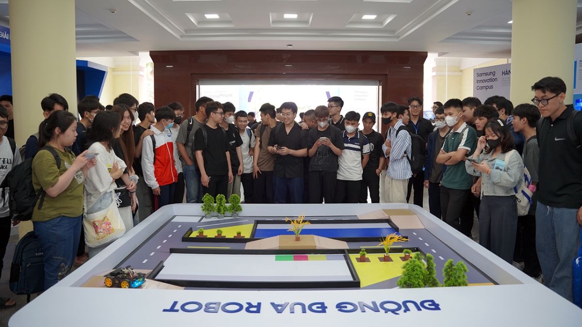 samsung tiếp tục tổ chức sự kiện sic tech day 2025 tại hà nội hình ảnh 4 samsung tiep tuc to chuc su kien sic tech day 2025 tai ha noi hinh anh 4