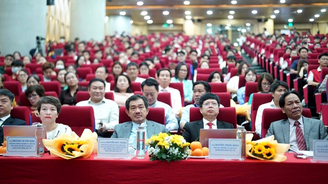 tắm đêm, thức khuya có dẫn đến đột quỵ hình ảnh 3 tam dem, thuc khuya co dan den dot quy hinh anh 3