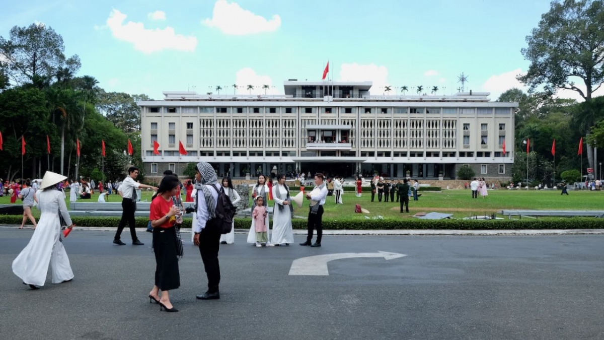 Đông đảo cựu chiến binh, thế hệ trẻ tìm về các địa chỉ đỏ tại TP.HCM