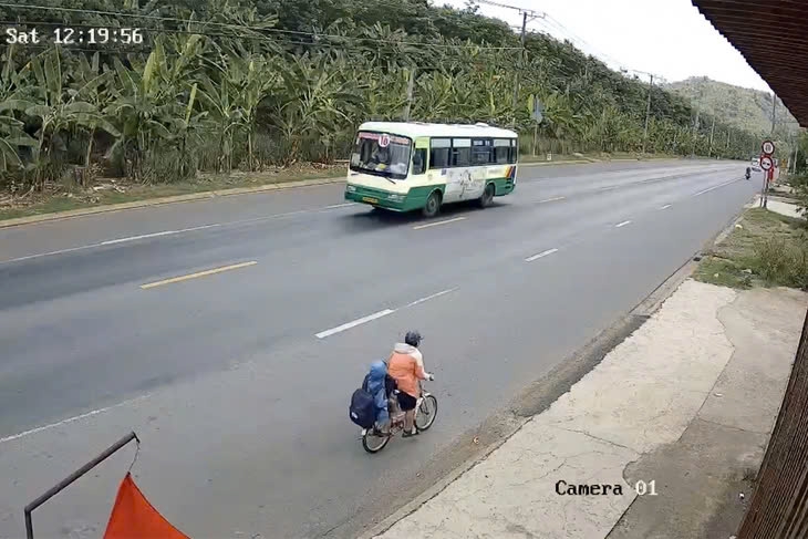 Đã tìm được hai anh em ruột muốn đạp xe lên tp.hcm xem diễu binh hình ảnh 1 Da tim duoc hai anh em ruot muon dap xe len tp.hcm xem dieu binh hinh anh 1