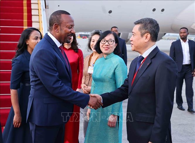 thủ tướng ethiopia abiy ahmed ali và phu nhân đến hà nội, bắt đầu thăm chính thức việt nam hình ảnh 4 thu tuong ethiopia abiy ahmed ali va phu nhan den ha noi, bat dau tham chinh thuc viet nam hinh anh 4