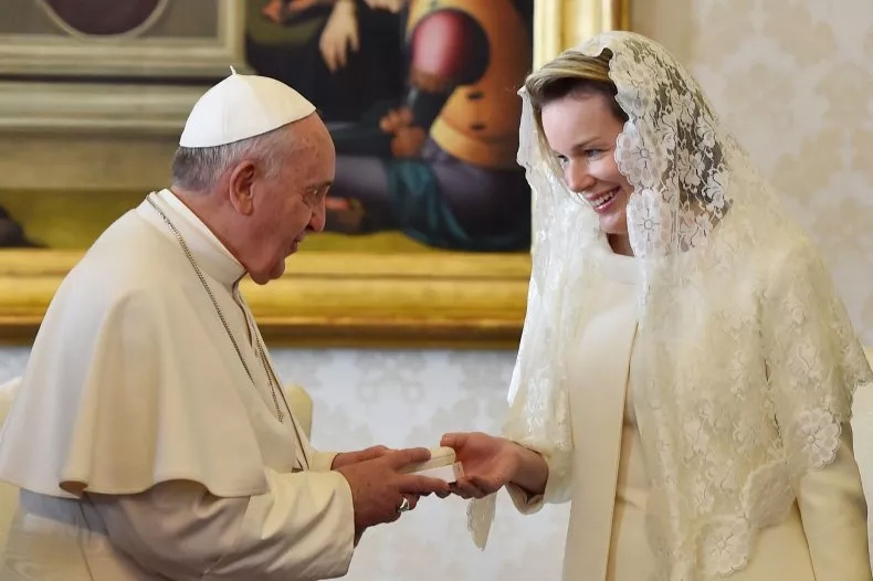 cuoc doi giao hoang francis qua anh hinh anh 9