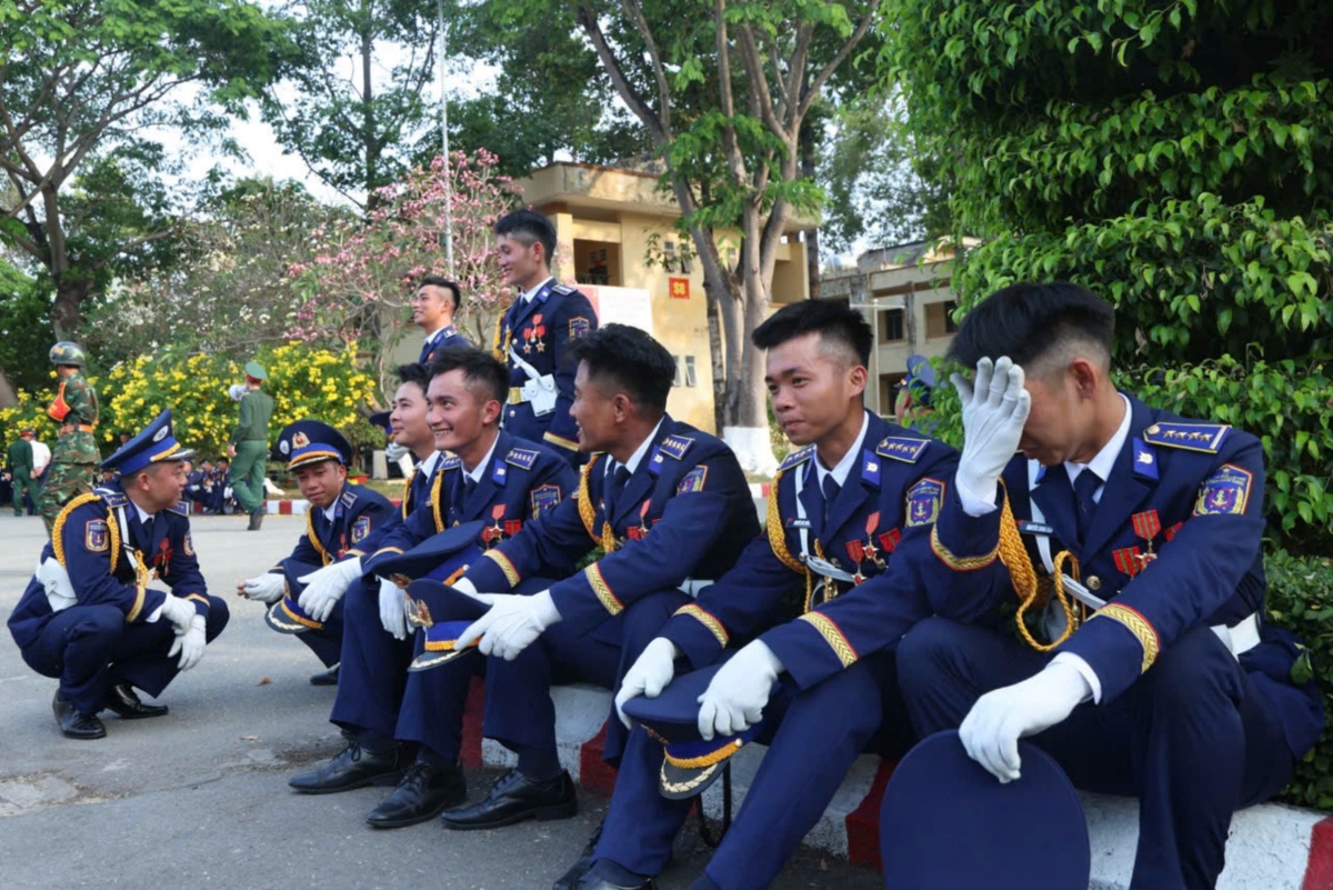 cảnh sát biển luyện tập thuần thục chuẩn bị lễ kỷ niệm 50 năm giải phóng miền nam hình ảnh 5 canh sat bien luyen tap thuan thuc chuan bi le ky niem 50 nam giai phong mien nam hinh anh 5