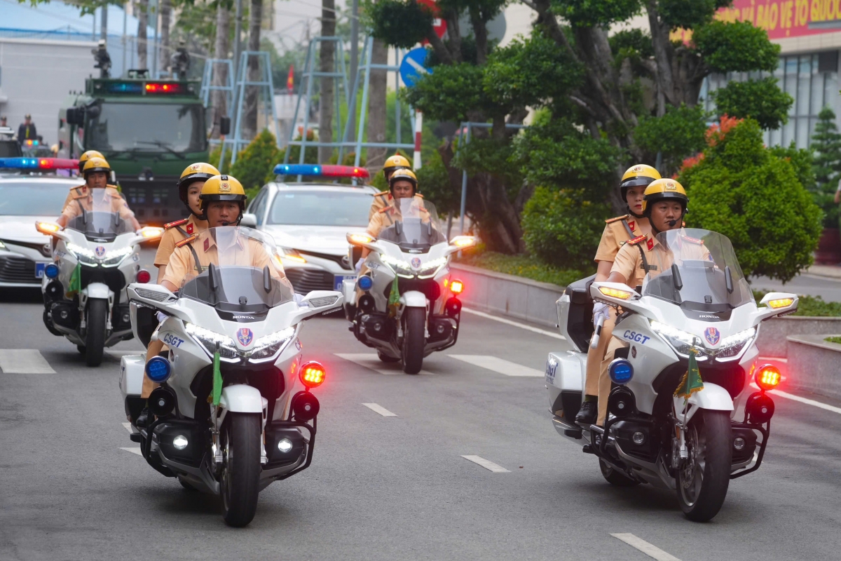 Công an TP.HCM ra quân trấn áp tội phạm, bảo vệ an toàn cho các sự kiện