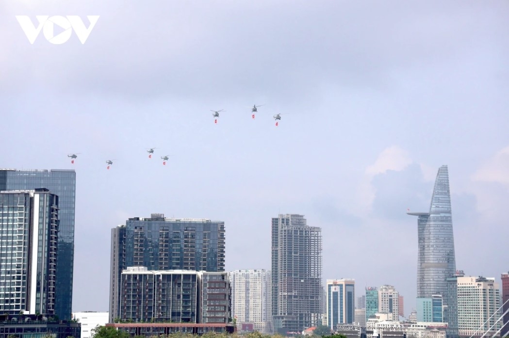 military aircraft rehearse for 50th anniversary of south liberation and reunification picture 1 military aircraft rehearse for 50th anniversary of south liberation and reunification picture 1