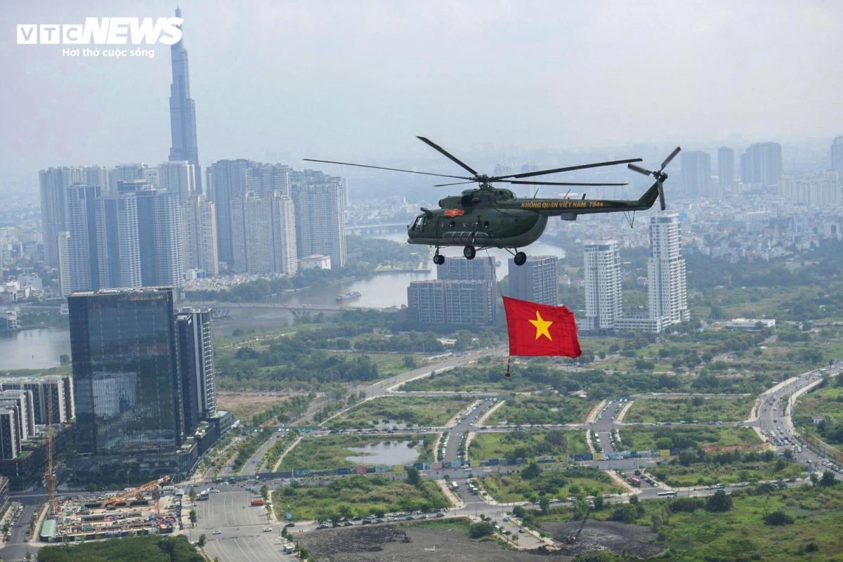 military aircraft rehearse for 50th anniversary of south liberation and reunification picture 5 military aircraft rehearse for 50th anniversary of south liberation and reunification picture 5