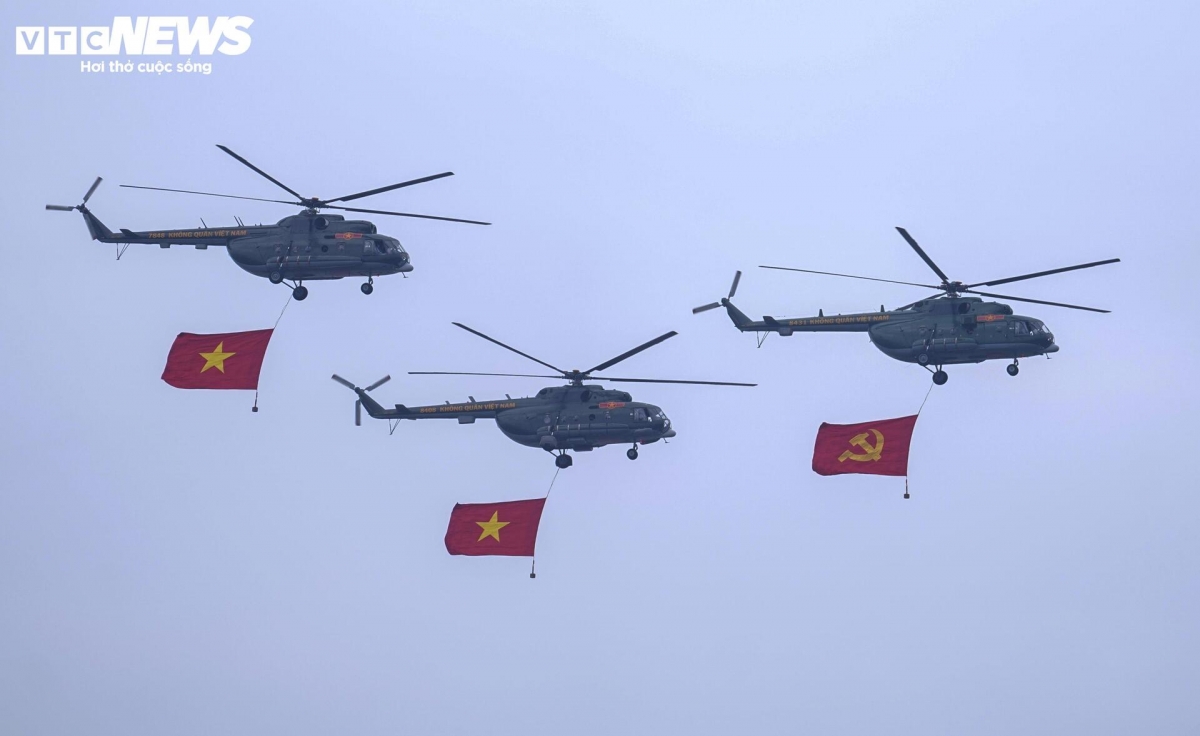 military aircraft rehearse for 50th anniversary of south liberation and reunification picture 7