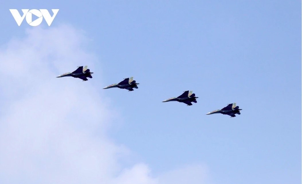 military aircraft rehearse for 50th anniversary of south liberation and reunification picture 8 military aircraft rehearse for 50th anniversary of south liberation and reunification picture 8
