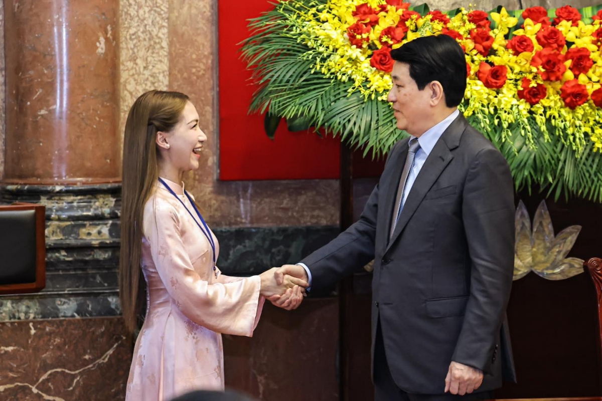 sao việt 17 4 hòa minzy hạnh phúc vì được tôn vinh trong việc tử tế hình ảnh 1 sao viet 17 4 hoa minzy hanh phuc vi duoc ton vinh trong viec tu te hinh anh 1