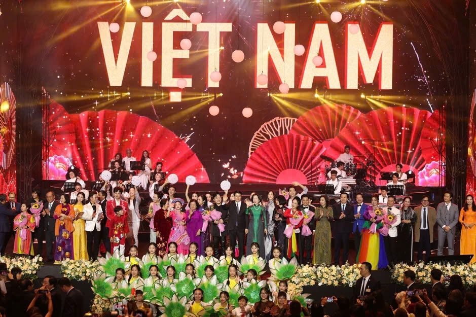 fifty years of reunification building a strong, prosperous vietnam for future picture 4 fifty years of reunification building a strong, prosperous vietnam for future picture 4