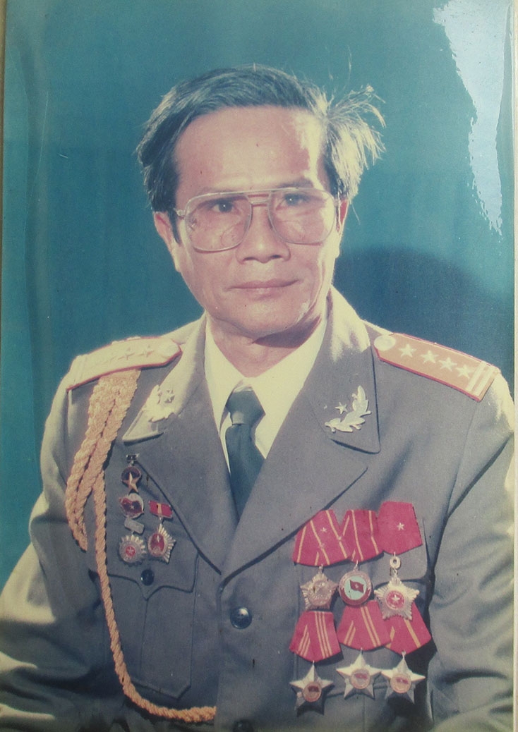 người nhạc sĩ đi qua bom đạn để viết nên bài ca bên cánh võng hình ảnh 1 nguoi nhac si di qua bom dan de viet nen bai ca ben canh vong hinh anh 1