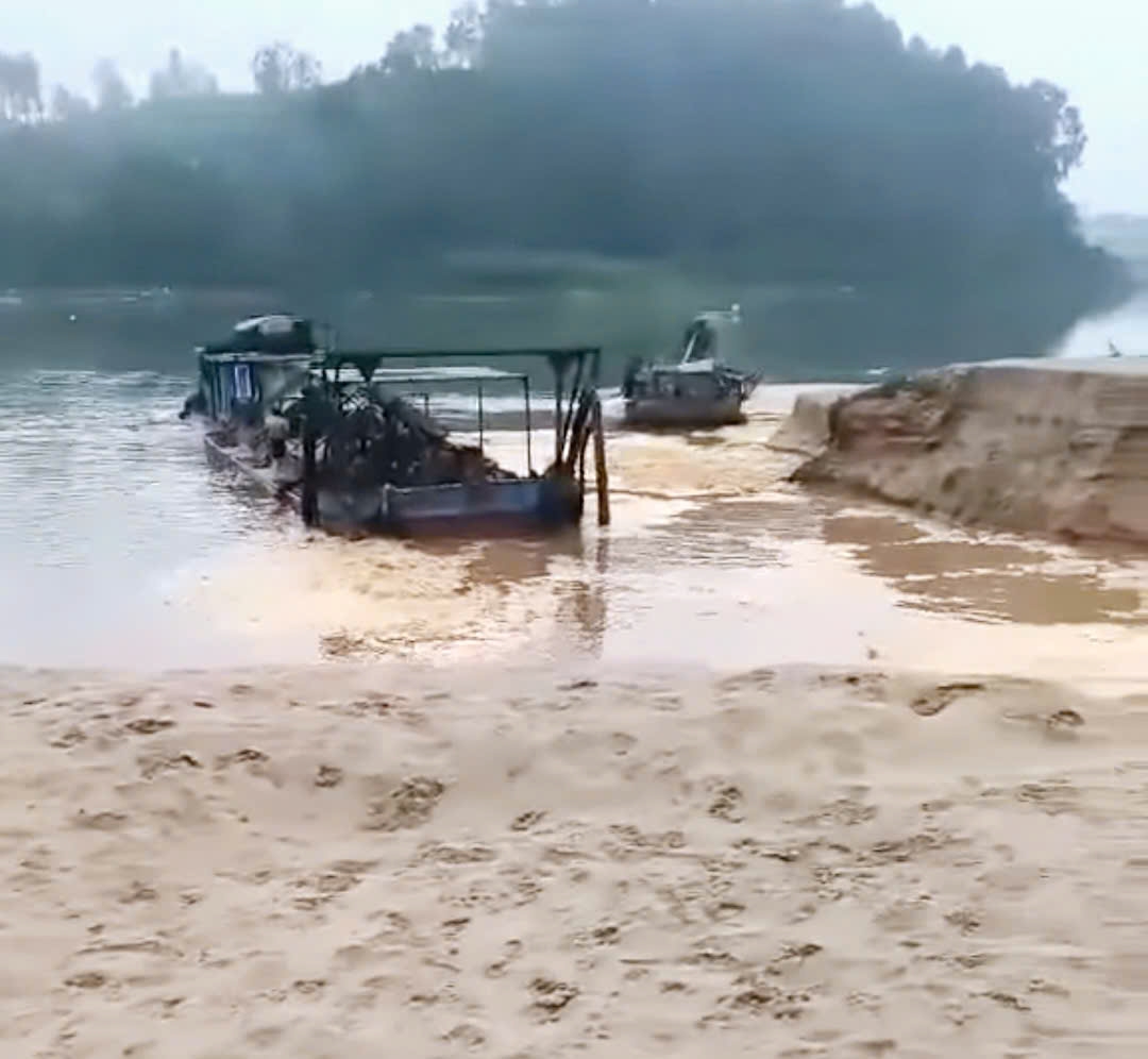 Nghệ An lập đoàn kiểm tra 53 doanh nghiệp khai thác cát, sỏi