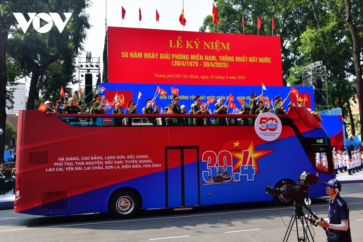 những khối diễu hành đặc biệt trong lễ kỷ niệm 50 năm thống nhất đất nước hình ảnh 2 nhung khoi dieu hanh dac biet trong le ky niem 50 nam thong nhat dat nuoc hinh anh 2