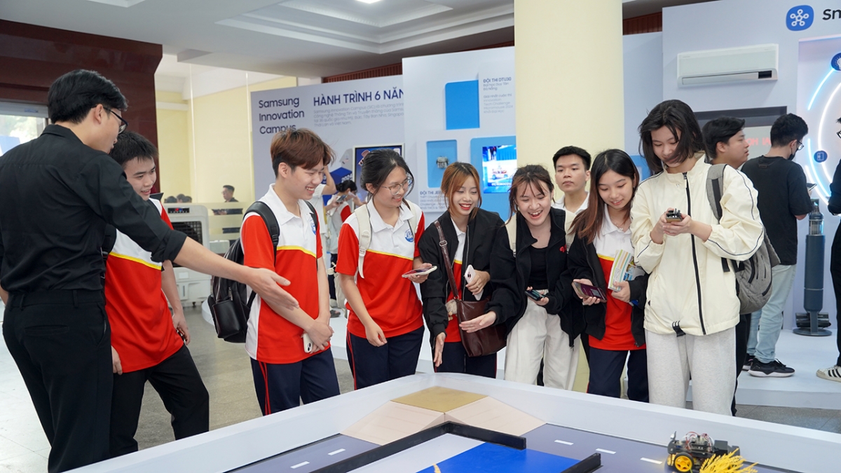 samsung tiếp tục tổ chức sự kiện sic tech day 2025 tại hà nội hình ảnh 2 samsung tiep tuc to chuc su kien sic tech day 2025 tai ha noi hinh anh 2