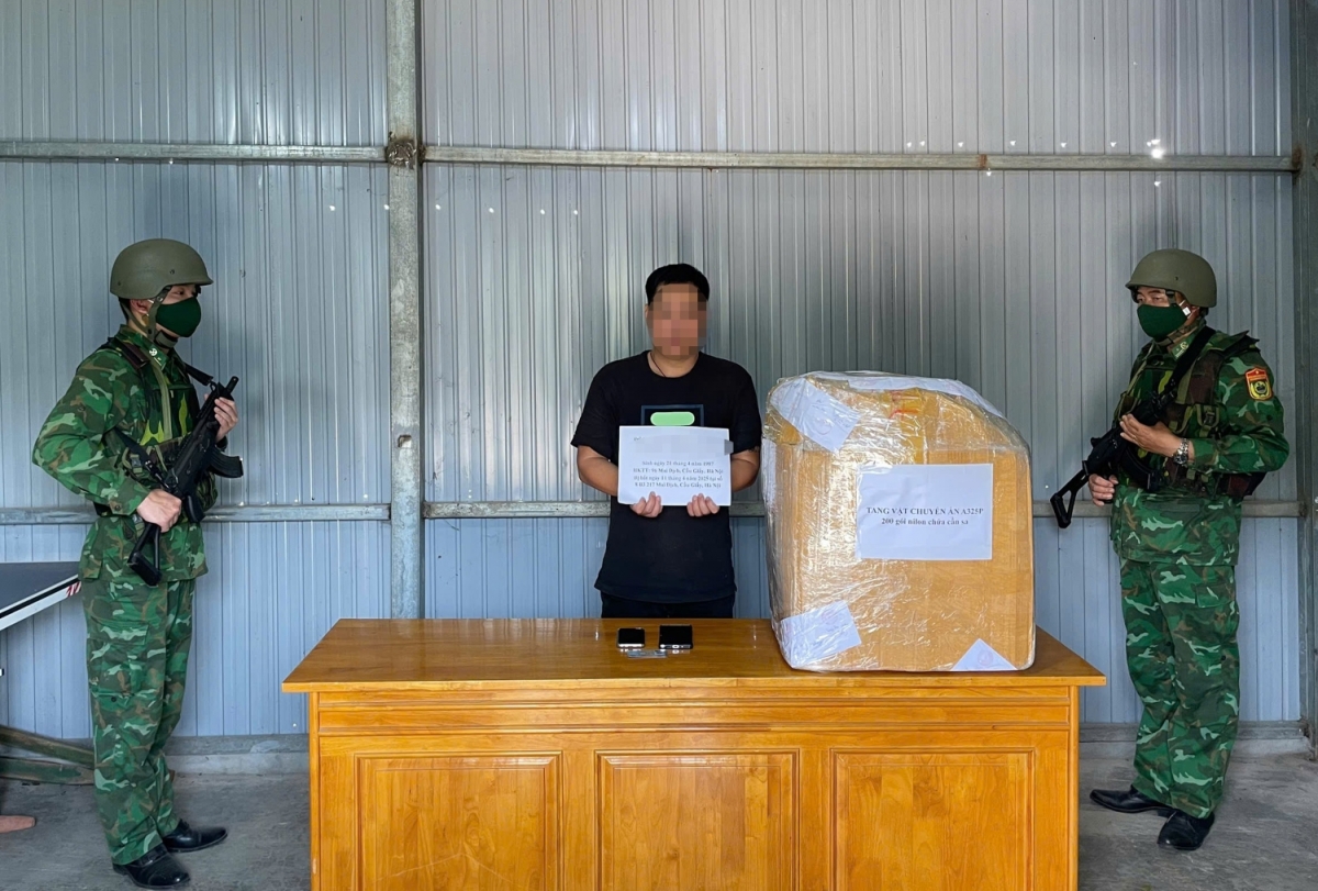 Phá chuyên án ma túy, thu giữ 12kg cần sa khô