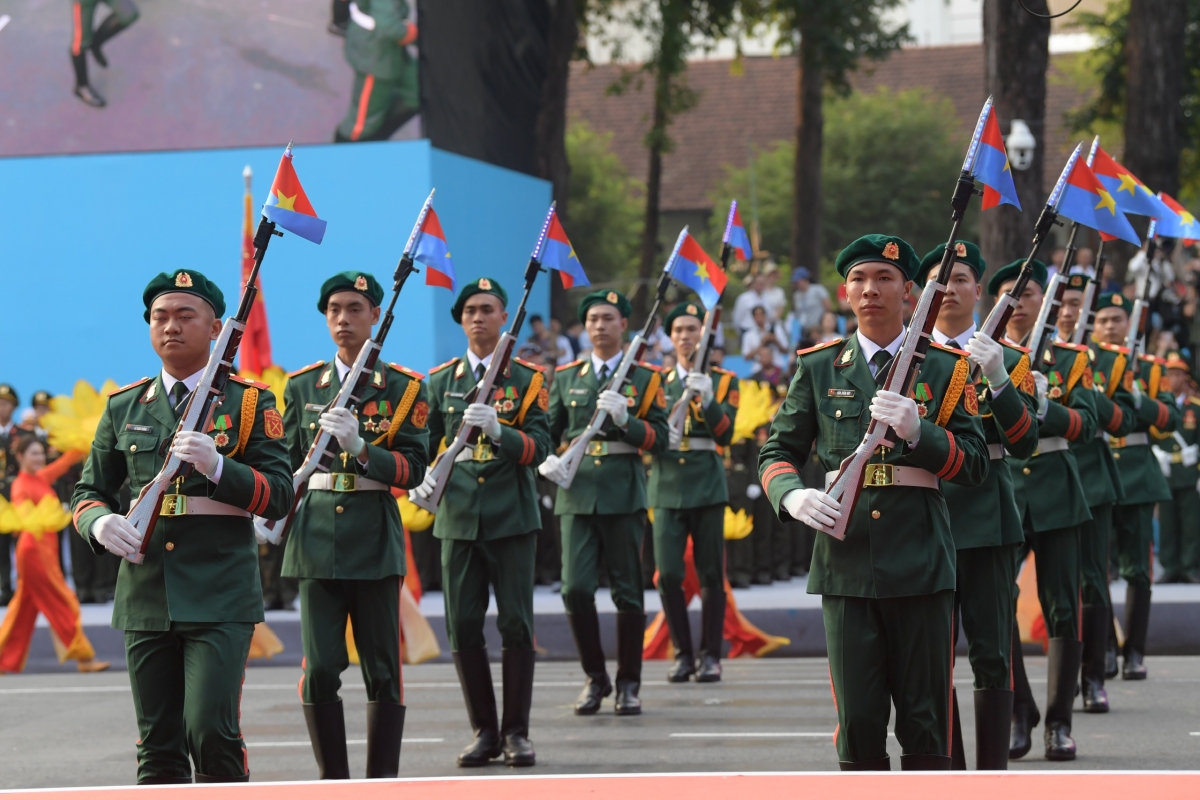 toàn cảnh lễ kỷ niệm, diễu binh, diễu hành cấp quốc gia mừng 50 năm thống nhất đất nước hình ảnh 49 toan canh le ky niem, dieu binh, dieu hanh cap quoc gia mung 50 nam thong nhat dat nuoc hinh anh 49