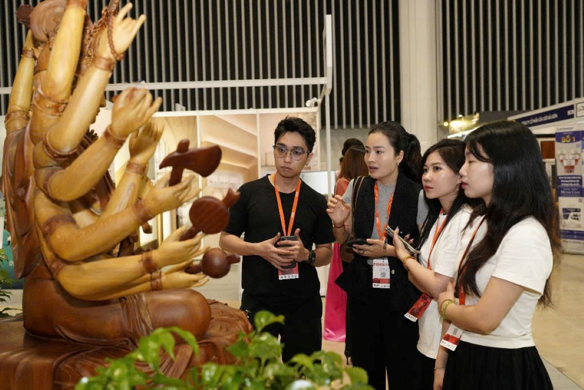 chinh quyen, doanh nghiep o tp.hcm cung ung pho linh hoat de giu nhip tang truong hinh anh 2