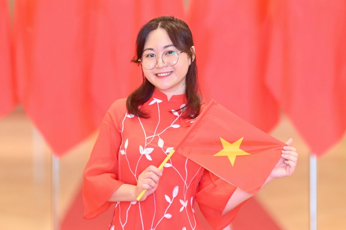 người trẻ hôm nay yêu nước không chỉ bằng thái độ hình ảnh 1 nguoi tre hom nay yeu nuoc khong chi bang thai do hinh anh 1