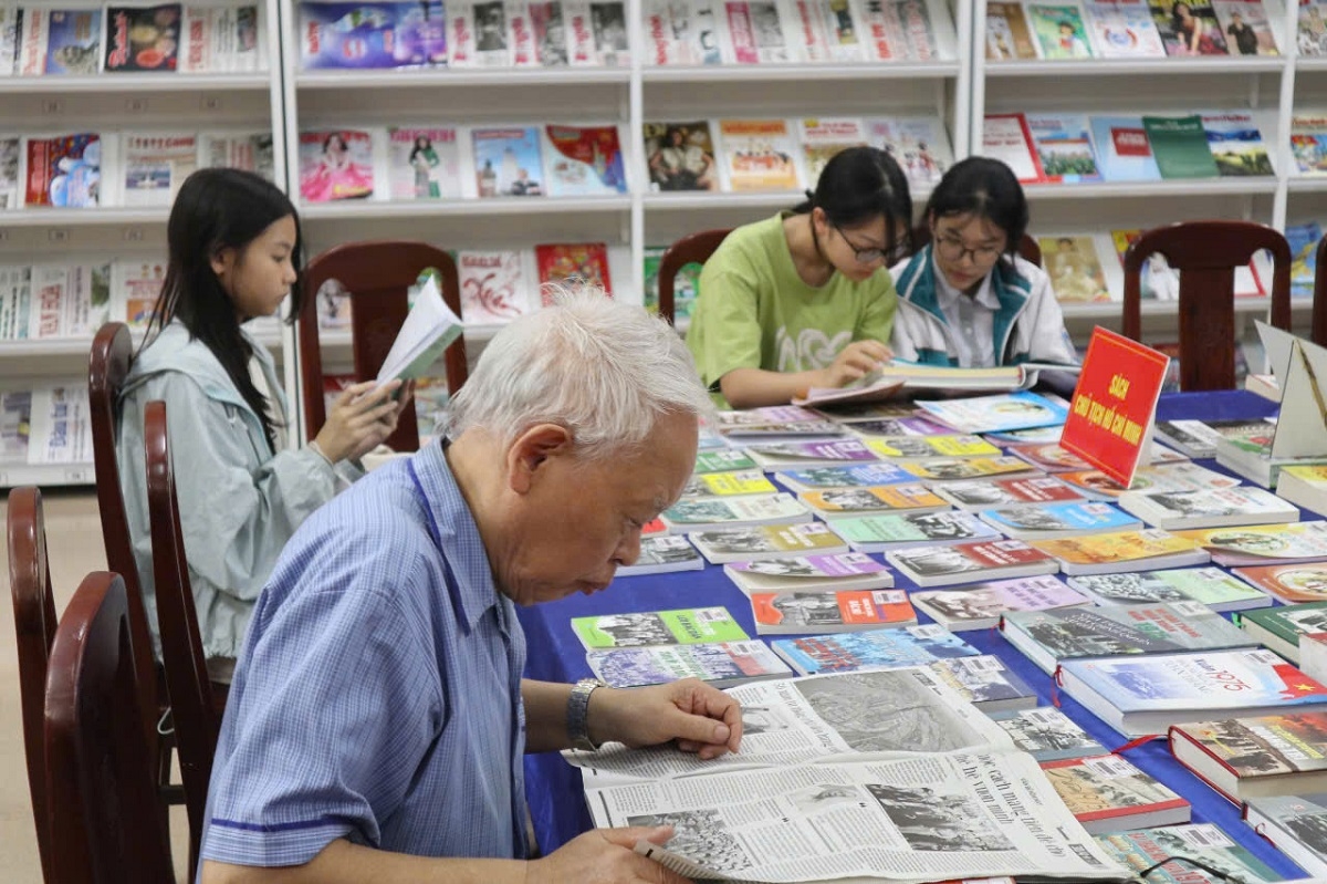 nam Định hưởng ứng ngày sách và văn hóa đọc việt nam hình ảnh 2 nam Dinh huong ung ngay sach va van hoa doc viet nam hinh anh 2