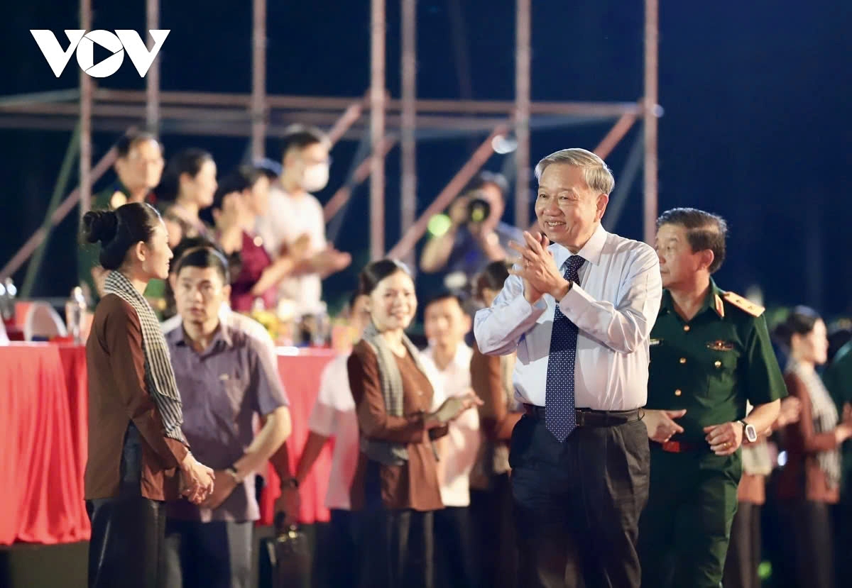 party chief attends art programme marking 50 years of national reunification picture 1 party chief attends art programme marking 50 years of national reunification picture 1