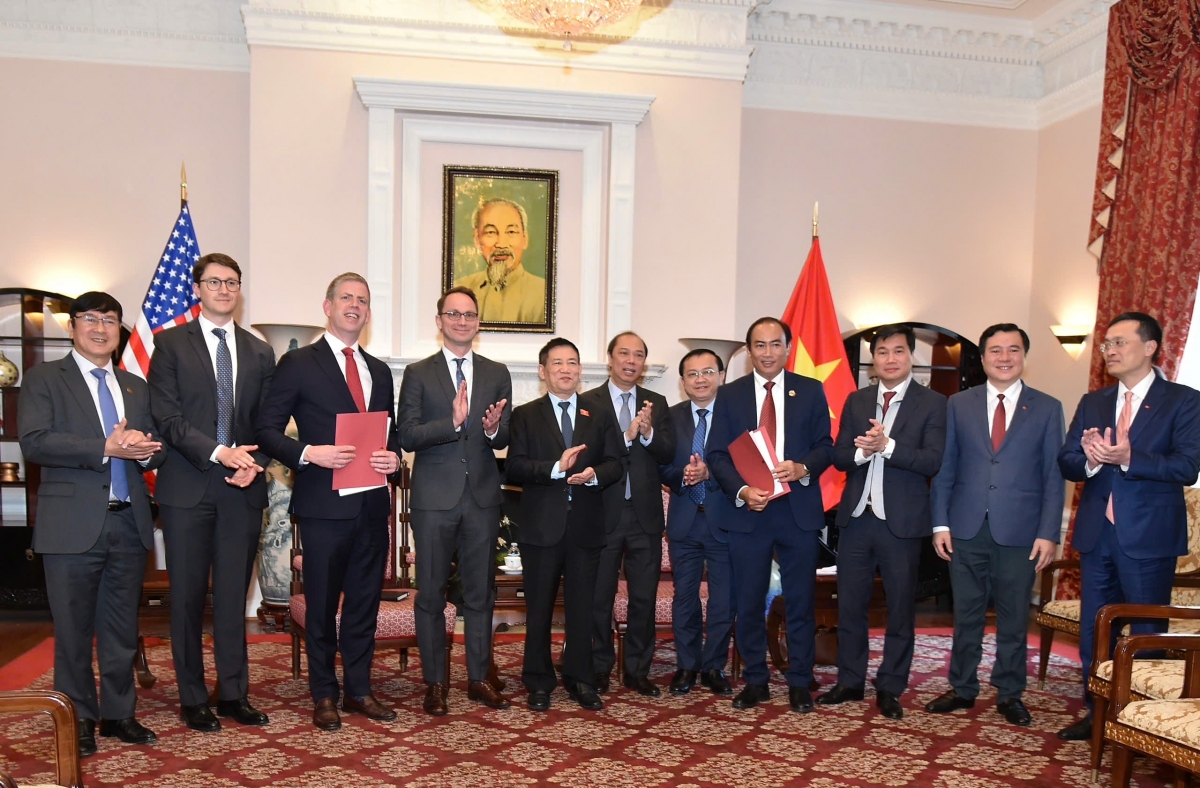 Vietjet và AV AirFinance ký kết hợp tác 300 triệu USD phát triển đội bay