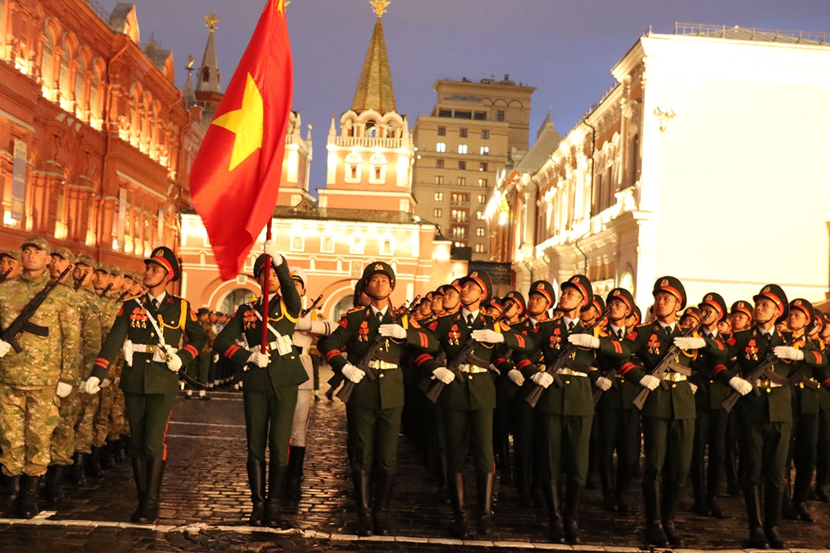 Đoàn Quân đội Nhân dân Việt Nam hợp luyện tại Quảng trường Đỏ