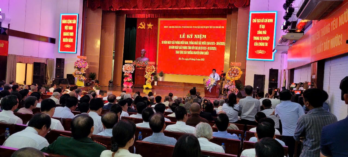 Ông nguyễn trọng nghĩa dự họp mặt kỷ niệm 50 năm ngày giải phóng bến tre hình ảnh 1 Ong nguyen trong nghia du hop mat ky niem 50 nam ngay giai phong ben tre hinh anh 1