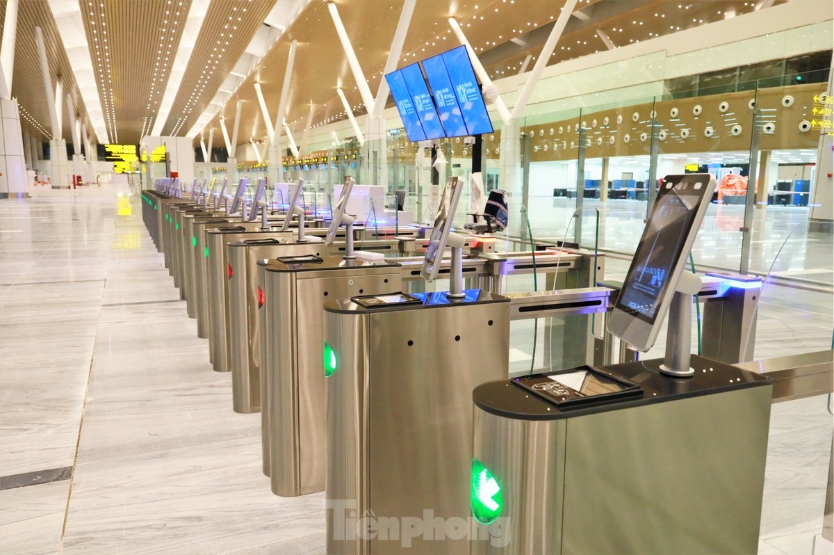 panoramic view of vnd11-trillion tan son nhat airport s new terminal picture 11