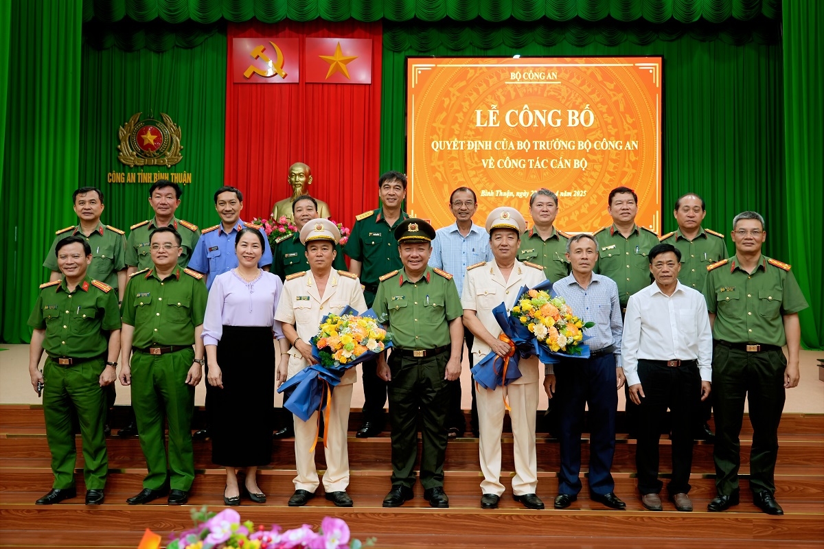 công an tỉnh bình thuận công bố quyết định về công tác cán bộ hình ảnh 2 cong an tinh binh thuan cong bo quyet dinh ve cong tac can bo hinh anh 2
