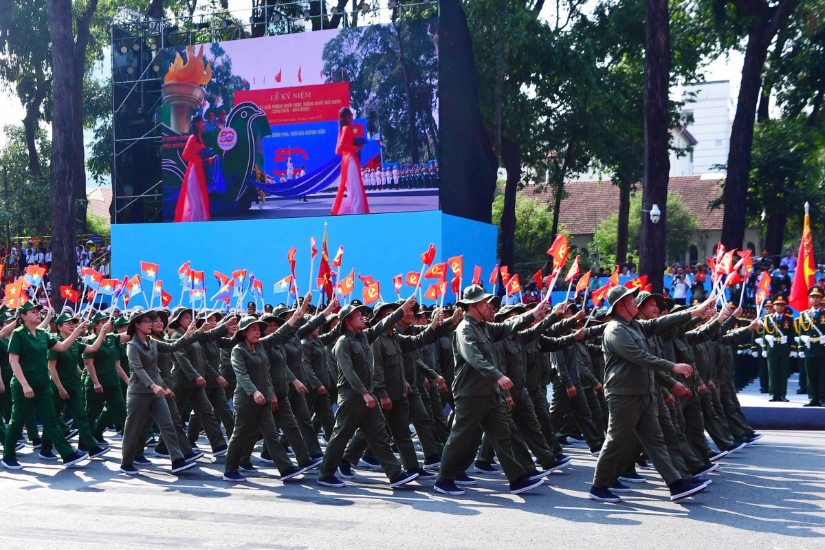toàn cảnh lễ kỷ niệm, diễu binh, diễu hành cấp quốc gia mừng 50 năm thống nhất đất nước hình ảnh 95 toan canh le ky niem, dieu binh, dieu hanh cap quoc gia mung 50 nam thong nhat dat nuoc hinh anh 95